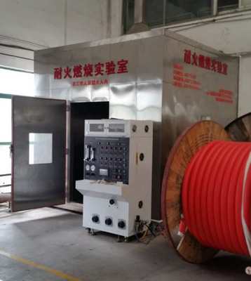 Mineral yalıtımlı kablolar için çarpma titreşim yağmur yanma test makinesi