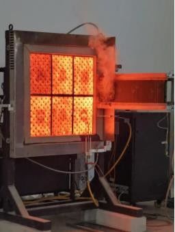 BS476-7 İnşaat Malzemeleri Laboratuvar Test Ekipmanı Yüzey Alev Yayılması Test Aparatı Yanıcılık Makinesi