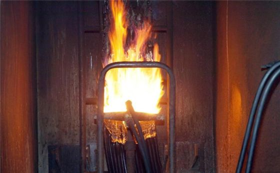 Kablo ve Tel Demeti Yanma Test Cihazı, Dikey Olarak Kurulmuş Demet Halindeki Kablolar ve Teller İçin Test Makinesi