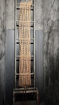 Test Laboratuvarı, İletkenler Üzerinde Dikey Alev Yayılmasına Karşı Direnç Testini Yapmaktadır