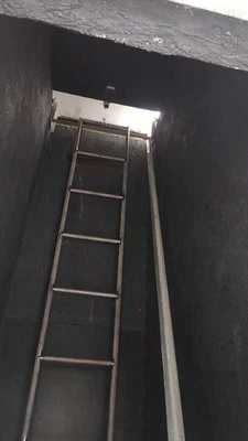 Test Laboratuvarı, İletkenler Üzerinde Dikey Alev Yayılmasına Karşı Direnç Testini Yapmaktadır